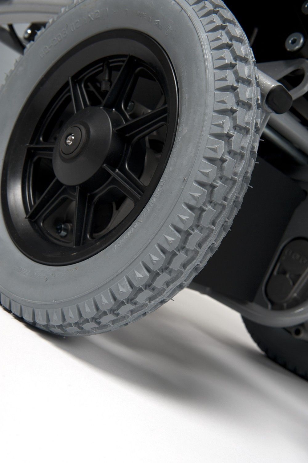 Кресло-коляска инвалидная с электроприводом Navix Vermeiren купить в OrtoMir24